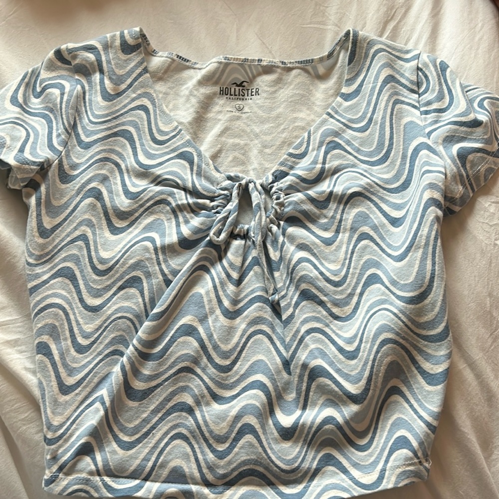 hollister crop top